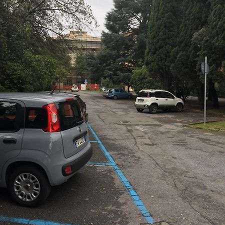 Appartamento In Centro Zona Fiera,Davanti Al Galliera Genua Exteriör bild