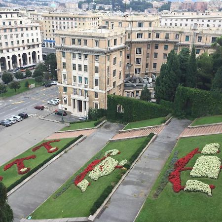Appartamento In Centro Zona Fiera,Davanti Al Galliera Genua Exteriör bild