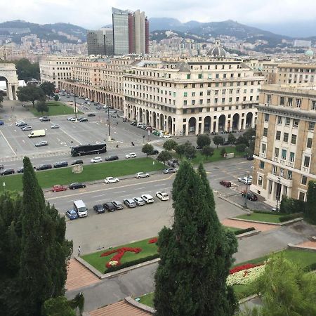 Appartamento In Centro Zona Fiera,Davanti Al Galliera Genua Exteriör bild