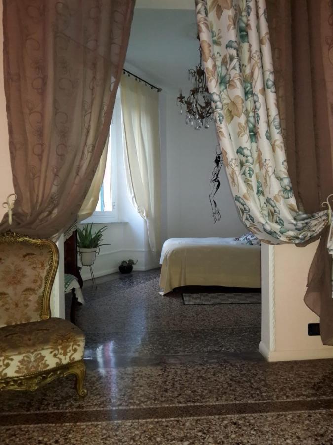 Appartamento In Centro Zona Fiera,Davanti Al Galliera Genua Exteriör bild