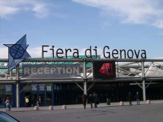 Appartamento In Centro Zona Fiera,Davanti Al Galliera Genua Exteriör bild