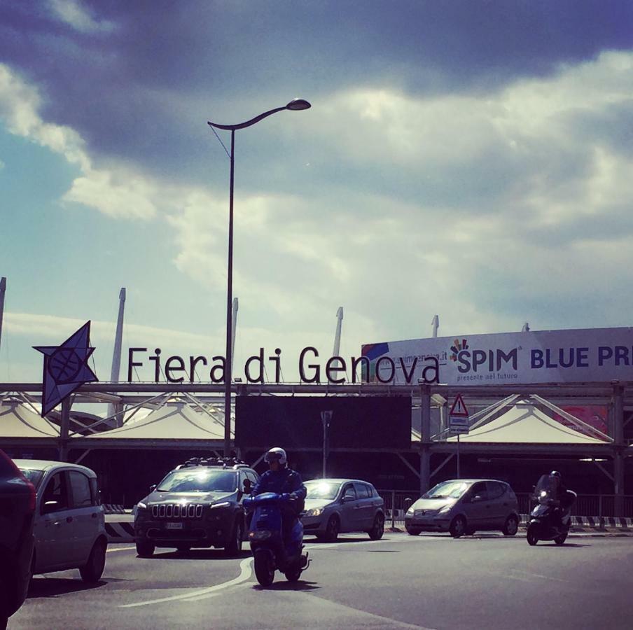 Appartamento In Centro Zona Fiera,Davanti Al Galliera Genua Exteriör bild
