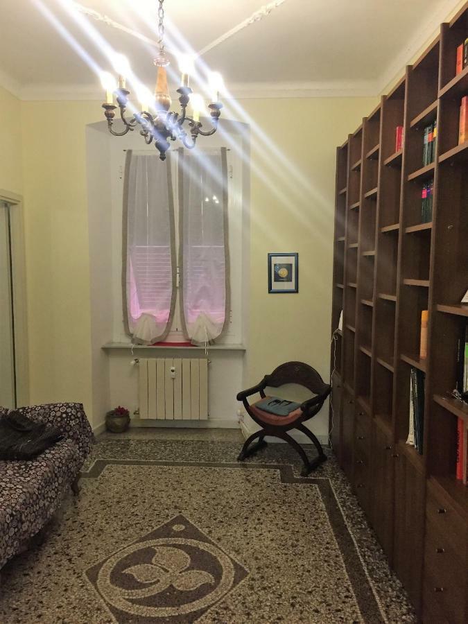 Appartamento In Centro Zona Fiera,Davanti Al Galliera Genua Exteriör bild