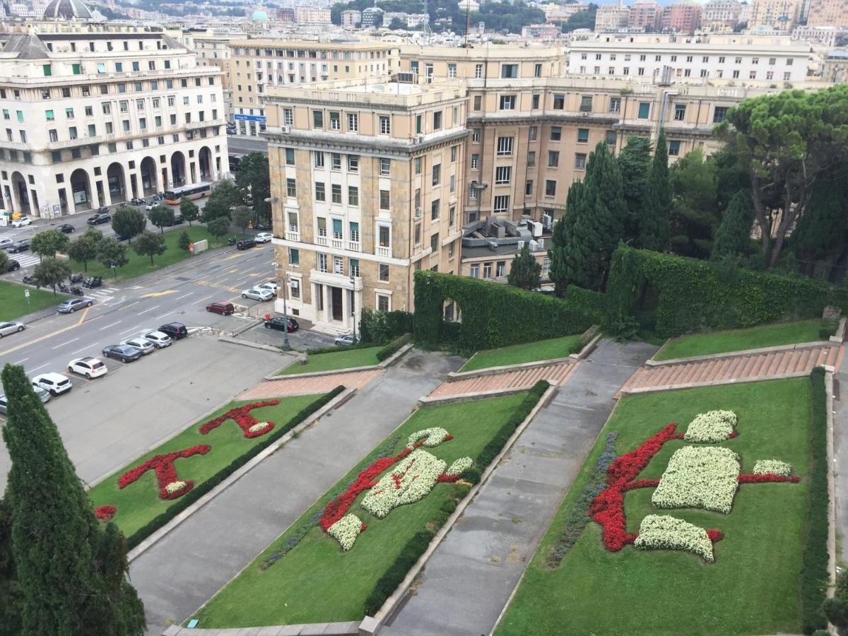 Appartamento In Centro Zona Fiera,Davanti Al Galliera Genua Exteriör bild